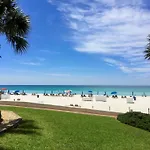 Pelican Walk 404