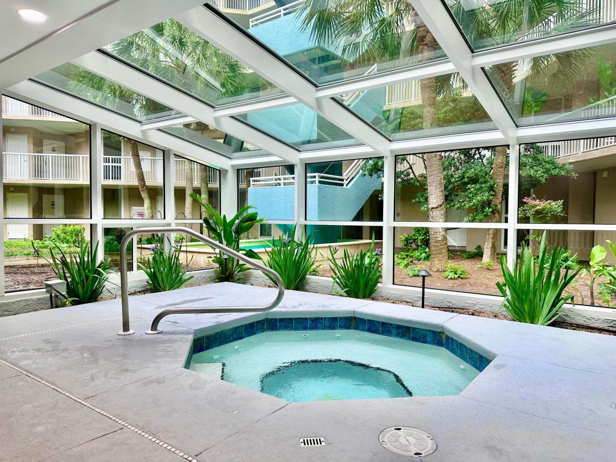 Pelican Walk 404